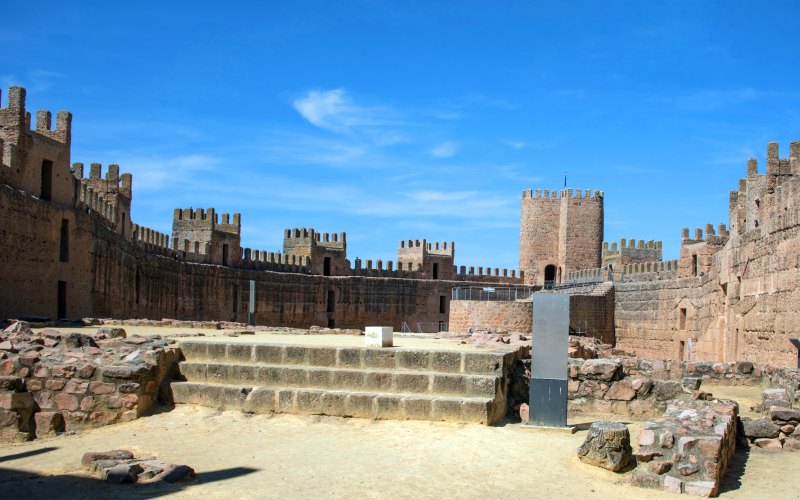 Place d’armes du château de Burgalimar