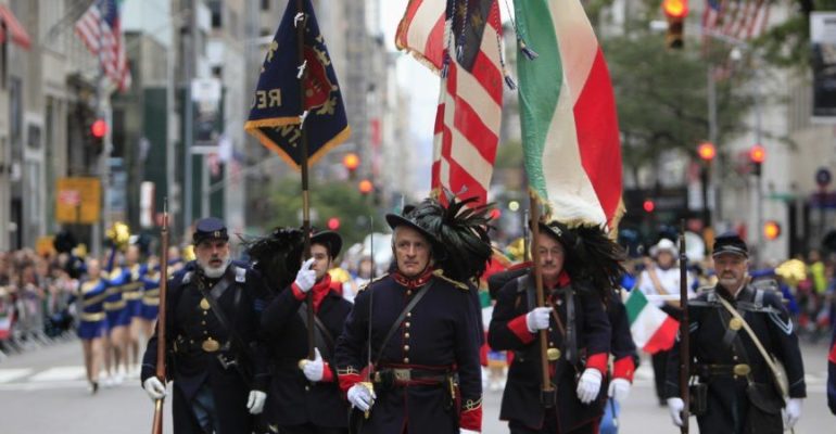 Des drapeaux italiens au lieu des espagnols : l’étrange Columbus Day aux États-Unis
