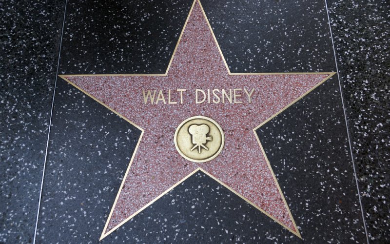 Étoile de Walt Disney dans la promenade des célébrités de Hollywood. | Shutterstock