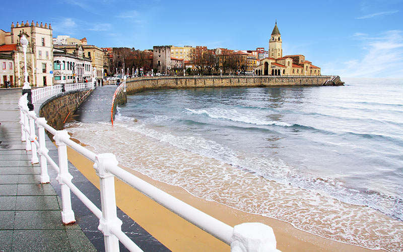 Promenades en bord de mer d’Espagne. Gijón