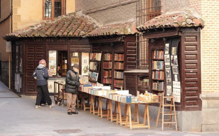 Librairie San Ginés, dans le centre de Madrid, une librairie habituelle pour les touristes et les collectionneurs