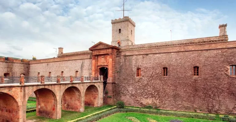 Le château de Montjuïc : de lieu de répression à espace de vie commune