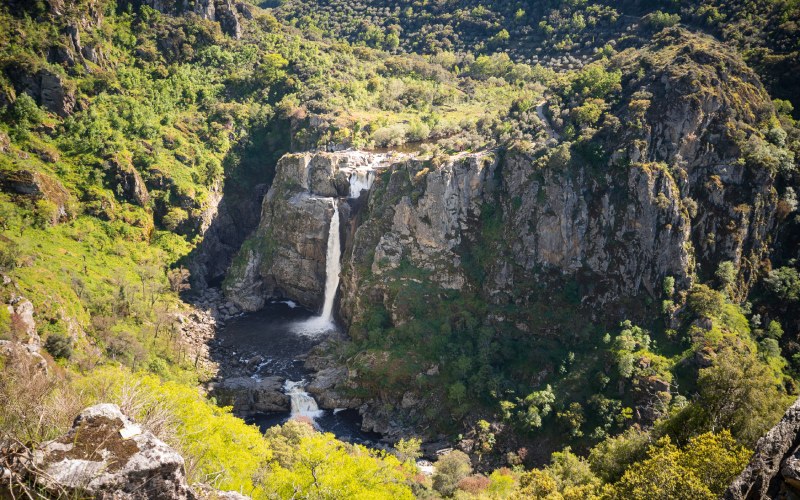 Nature pure autour du Pozo de los Humos ou Puits des vapeurs, là où la cascade chute