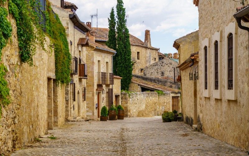 Rues de la ville médiévale de Pedraza 