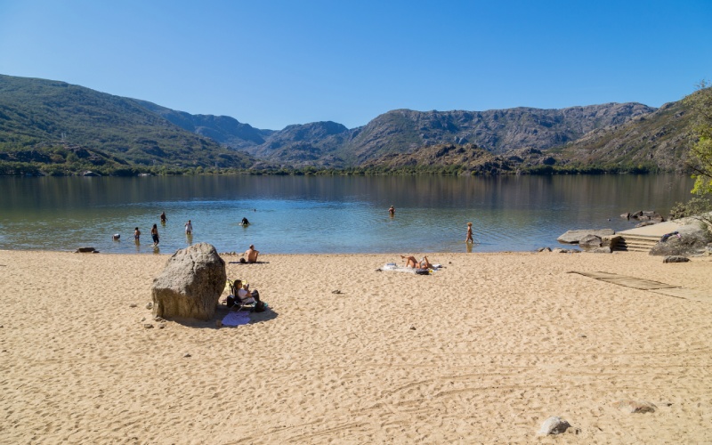 Les plages du lac Sanabria respirent l'été 