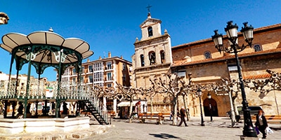 Panorámica de la Plaza Mayor de Briviesca con Ayuntamiento
