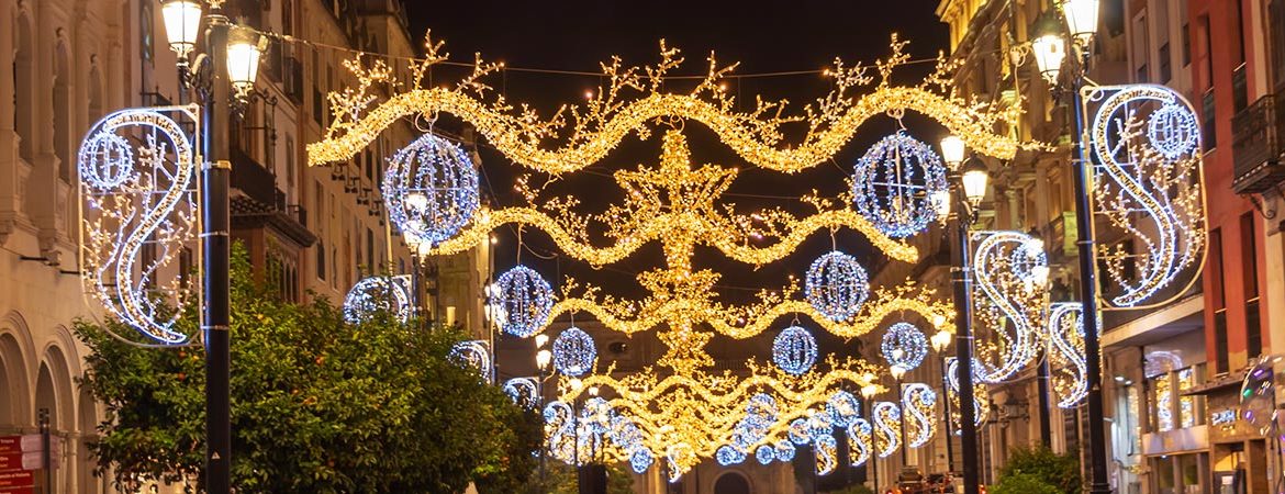 Panoramique des illuminations de Noël à Séville