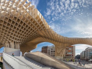 La plus grande structure en bois du monde, symbole et controverse à Séville