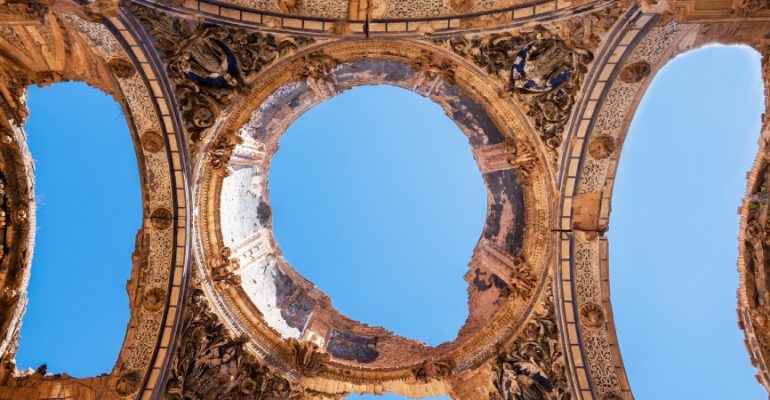 Églises espagnoles en ruines, beaux fantômes du passé