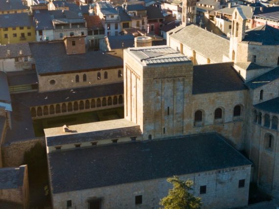 La cathédrale Santa Maria d’Urgell, symbole de l’architecture romane catalane