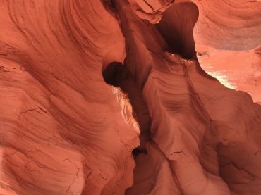 Réalisme magique dans les grottes de Can Riera, le petit canyon de l’antilope catalan