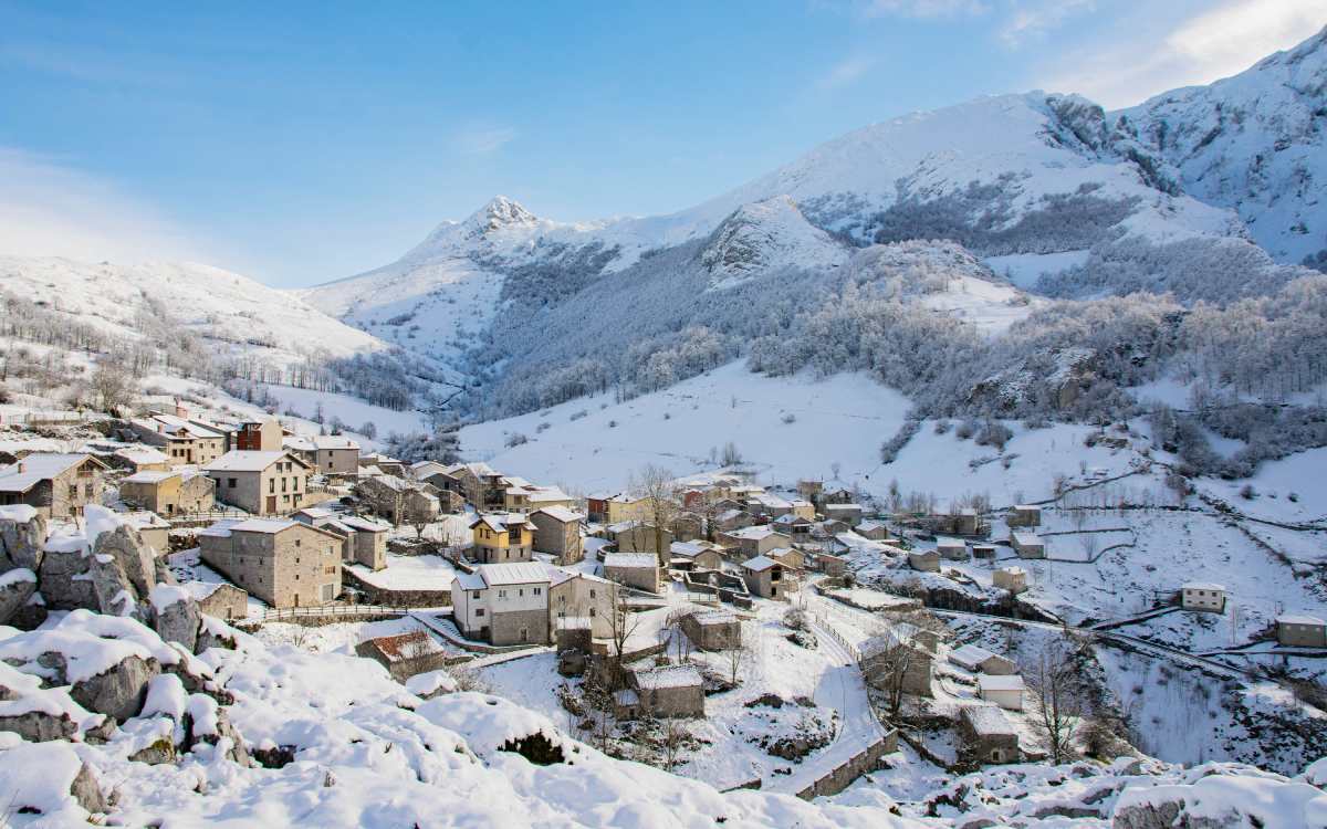 Sotres, villages hiver Espagne