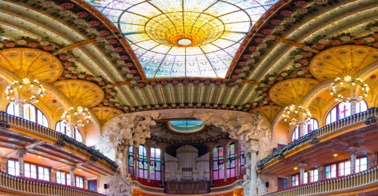 6 bâtiments modernistes en Espagne qui ressemblent l’œuvre de Gaudí