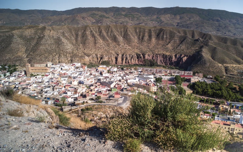 Vue aérienne de la petite ville de Tabernas