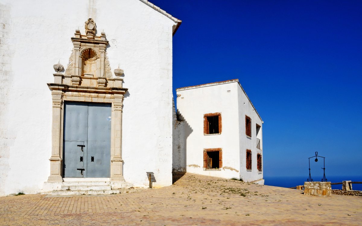 Ermitage de Santa Lucía y San Benito sur la Sierra del Irta.