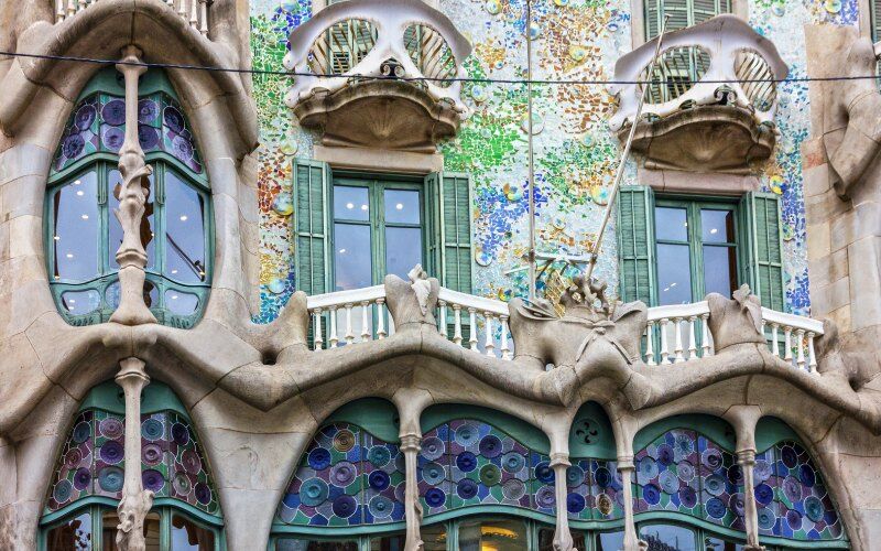 Balcons de la Casa Batlló représentant la mort et les os