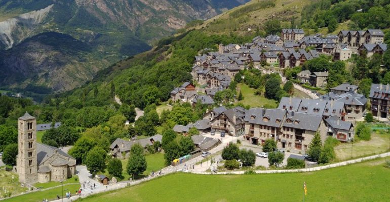 La route des églises romanes de la vallée de Boí, du Patrimoine mondial aux Pyrénées
