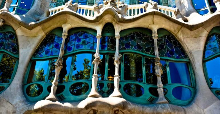 La Casa Batlló, un songe marin avec un dragon pour capitaine