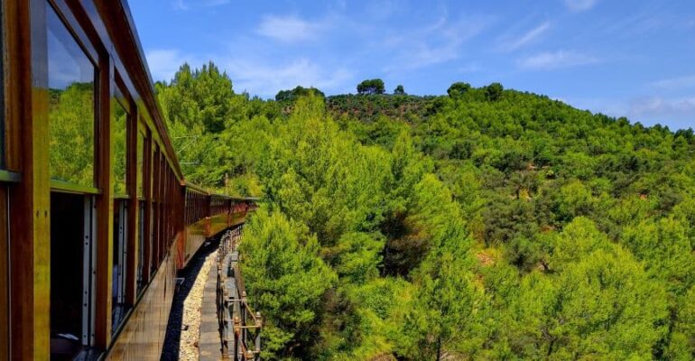 Des trains touristiques et de luxe pour découvrir l’Espagne d’une manière différente